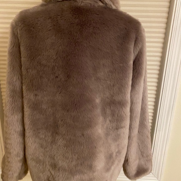 STONE ROW Faux Fur Jacket - Picture 3 of 5
